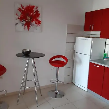 Spacious Apartment, Tania هفار