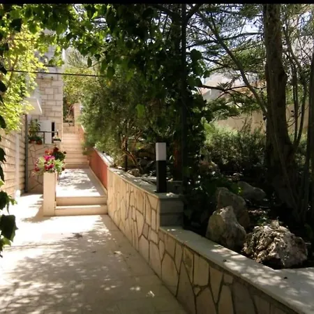 Spacious Apartment, Tania * هفار