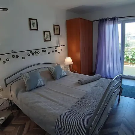Spacious Apartment, Tania شقة